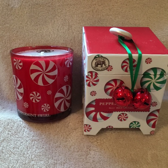 Peppermint Swirl Soy Wax Scented Candle  NWT 6.5oz - Picture 9 of 12